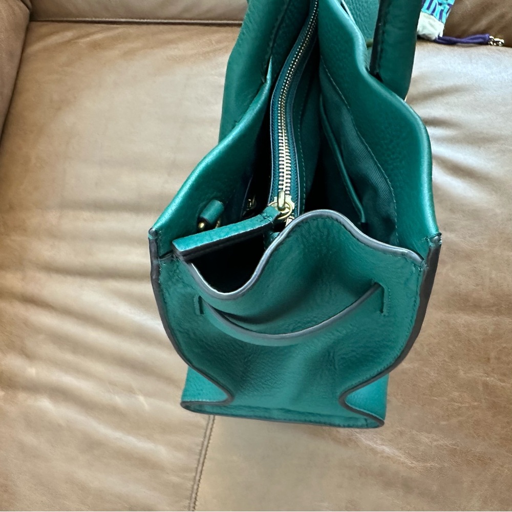 Tory Burch Gemini Link Leather Tote in Melachite - Picture 13 of 16